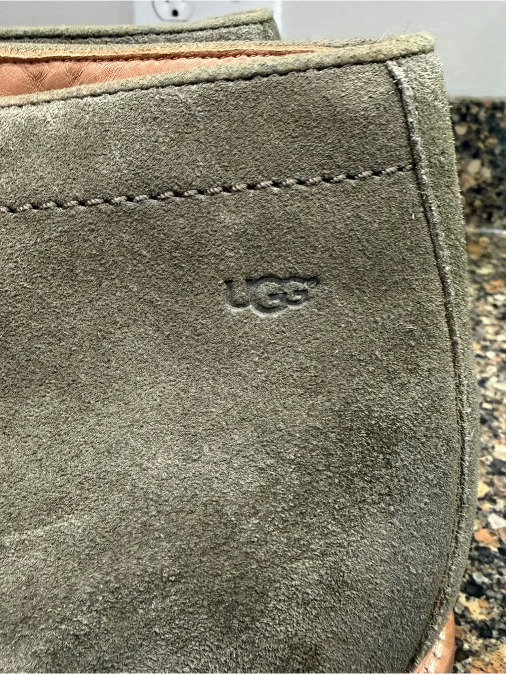 UGG Men's Olive Green Suede Chukka Boots size 13 new